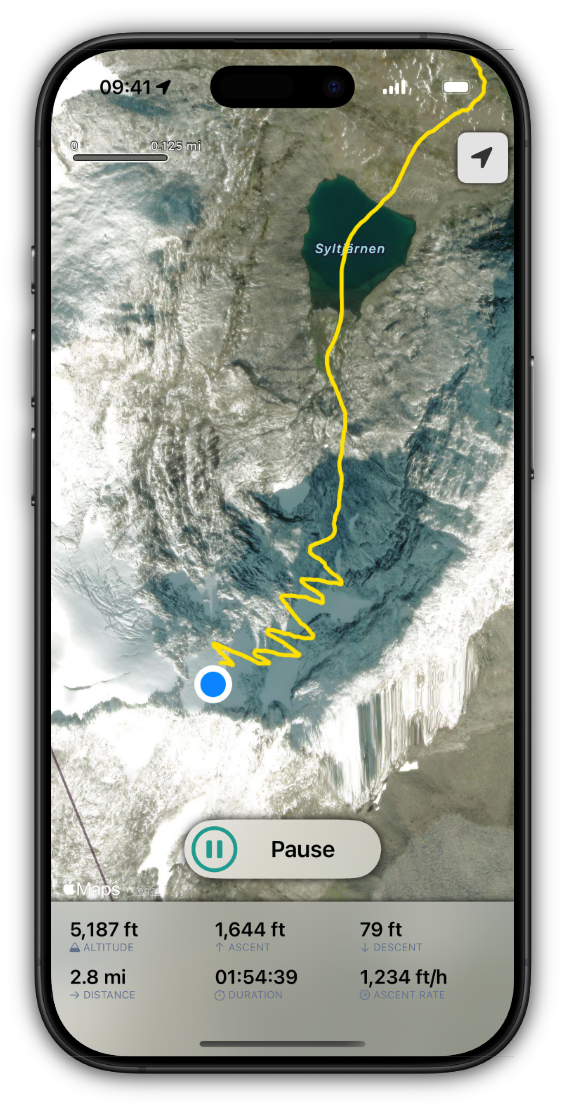 Recording tracks on Apple Watch Ultra.